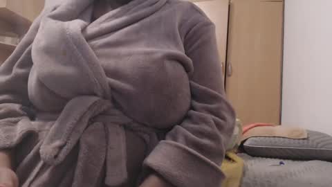 Snapshot of xxxbustybabe27x chatting on 19, 2, 2025 Ayanda online show from 19, 2, 2025