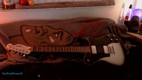 Snapshot of xxxfiveninexxx chatting on 5, 12, 2024 XxxFiveNinexxX online show from 5, 12, 2024