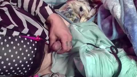 Snapshot of xxxgarterfreekxx chatting on 4, 3, 2025 Silky Lingerie grrl online show from 4, 3, 2025