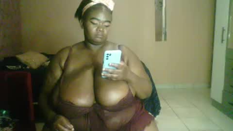 Snapshot of xxxgiantboobs chatting on 9, 1, 2025 xxxgiantboobs online show from 9, 1, 2025