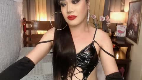 Snapshot of xxxmiss_cathyxxx chatting on 19, 4, 2026 QUEENCY online show from 19, 4, 2026