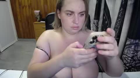 Snapshot of xxxnewlywedsxxx chatting on 30, 6, 2026 Lana online show from 30, 6, 2026