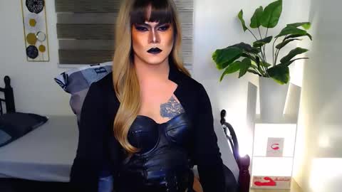 QueenMarina online show from 9, 6, 2026