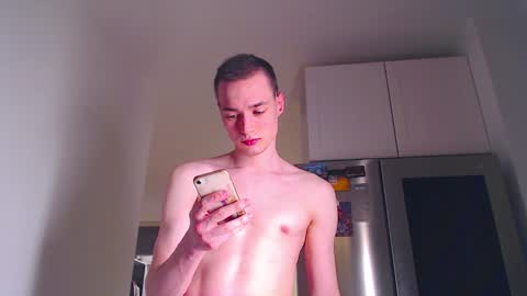 Snapshot of yan_rizen chatting on 30, 12, 2024 Yan online show from 30, 12, 2024