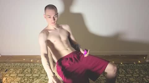 Snapshot of yan_rizen chatting on 3, 11, 2025 Yan online show from 3, 11, 2025