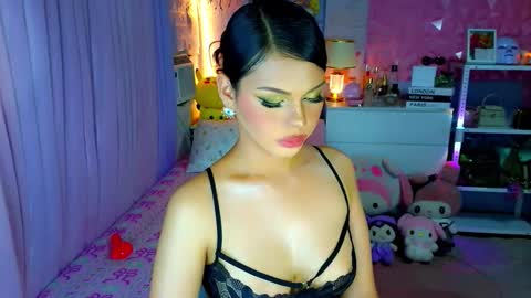 YANG AUDREY LONE online show from 3, 2, 2026