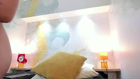 yara_shiine online show from 5, 1, 2026