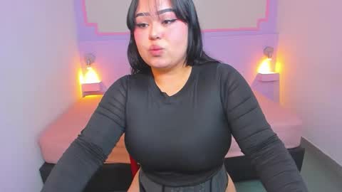 Snapshot of yarafox8 chatting on 9, 9, 2025 YARA online show from 9, 9, 2025
