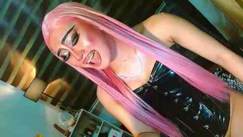 Snapshot of yasii19 chatting on 27, 5, 2026 miss yasii online show from 27, 5, 2026