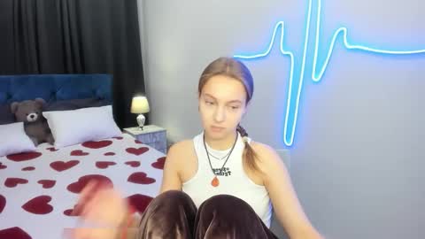 Snapshot of yasminasage chatting on 15, 9, 2025 Yasmina online show from 15, 9, 2025