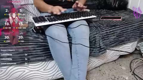 yaya____ online show from 30, 4, 2026