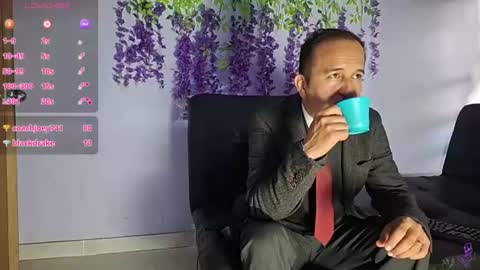 Snapshot of yazflor chatting on 18, 6, 2026 Hazzan y Greisy online show from 18, 6, 2026