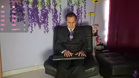 Snapshot of yazflor chatting on 30, 6, 2026 Hazzan y Greisy online show from 30, 6, 2026