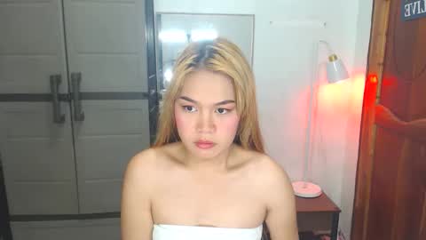 Snapshot of yazmin_shines chatting on 23, 4, 2026 Yazzi online show from 23, 4, 2026