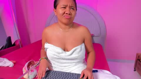 Snapshot of yeika_foxy chatting on 6, 6, 2026 yeika_foxy online show from 6, 6, 2026