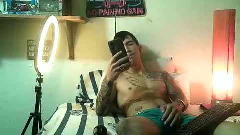 yeisoncastellanos1999 online show from 17, 4, 2026