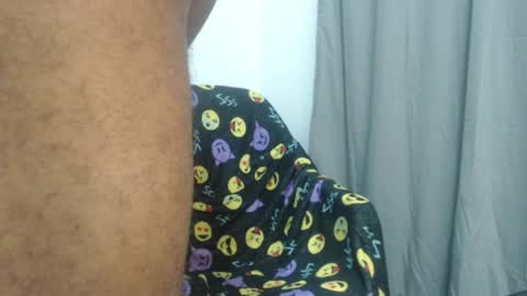 Snapshot of yeisonsexyhot chatting on 14, 10, 2025 YEISON online show from 14, 10, 2025