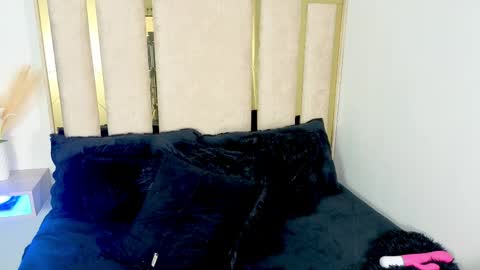 Yeli Amber online show from 21, 4, 2026