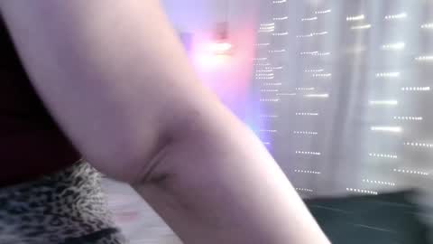 yellow_lily online show from 11, 1, 2025