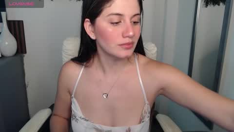 Snapshot of yenn_claros chatting on 5, 2, 2026 Yenni online show from 5, 2, 2026