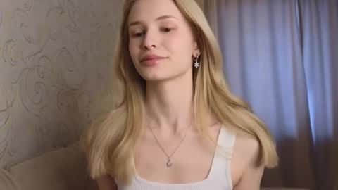 Snapshot of yennaone chatting on 4, 2, 2026 Yenna online show from 4, 2, 2026