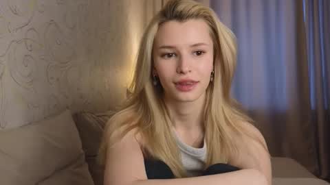 Snapshot of yennaone chatting on 27, 2, 2026 Yenna online show from 27, 2, 2026