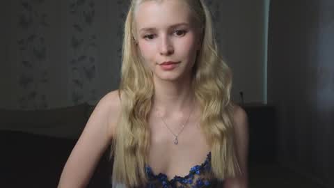 Snapshot of yennaone chatting on 14, 7, 2026 Yenna online show from 14, 7, 2026