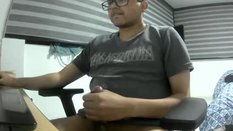 Snapshot of yesidxxx123_ chatting on 19, 6, 2026 yesidxxx123_ online show from 19, 6, 2026