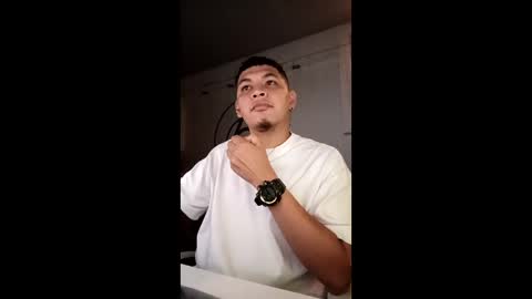 Snapshot of yhan_alvarez25 chatting on 14, 1, 2026 YHAN ALVAREZ25 online show from 14, 1, 2026