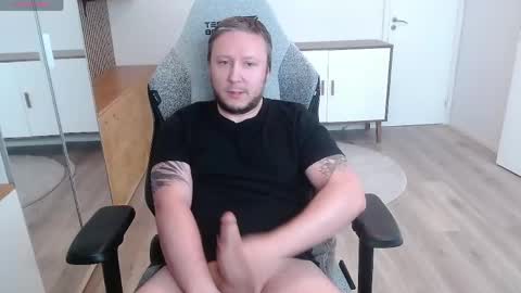 Snapshot of yhdxhy chatting on 3, 5, 2026 James online show from 3, 5, 2026