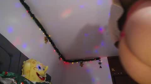 Yiny online show from 12, 12, 2024