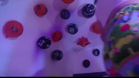 Yiny online show from 24, 10, 2025