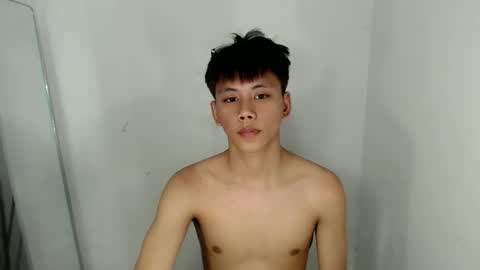 Snapshot of ynotyu chatting on 7, 4, 2026 ynotyu online show from 7, 4, 2026