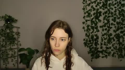 yoka_paradoxxx online show from 17, 9, 2025