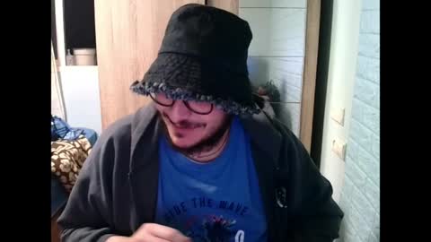 Snapshot of younromki chatting on 13, 4, 2026 A... online show from 13, 4, 2026