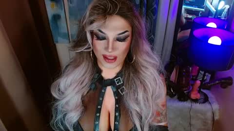 QUEEN MADISON  online show from 8, 4, 2026