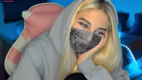 Snapshot of your___barbie chatting on 3, 1, 2025 Barbie online show from 3, 1, 2025