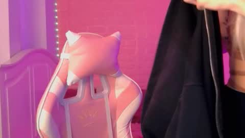 Snapshot of your___barbie chatting on 10, 2, 2025 Barbie online show from 10, 2, 2025