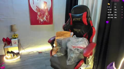 YourSeductiveWife online show from 2, 1, 2025