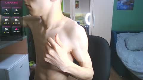 Snapshot of your_honeyy chatting on 7, 6, 2026 Mark online show from 7, 6, 2026