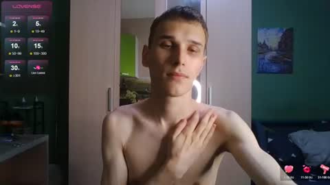 Snapshot of your_honeyy chatting on 14, 6, 2026 Mark online show from 14, 6, 2026
