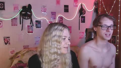 Snapshot of your_horny_friends chatting on 16, 9, 2025 Your Horny Friends online show from 16, 9, 2025