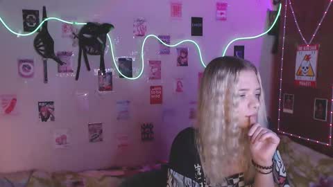 Snapshot of your_horny_friends chatting on 14, 10, 2025 Your Horny Friends online show from 14, 10, 2025