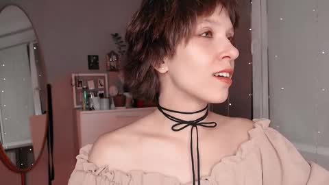 Alex and Kris long hair online show from 8, 11, 2025