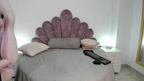 your_lady_milf online show from 2, 3, 2025