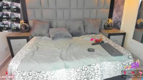 your_lady_milf online show from 18, 12, 2025