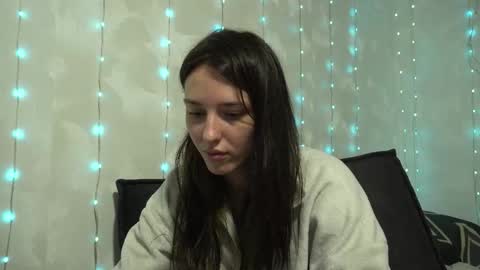 Snapshot of your_little_flexible_girl chatting on 4, 3, 2026 Meri online show from 4, 3, 2026