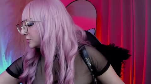 Cami independent model online show from 18, 9, 2025