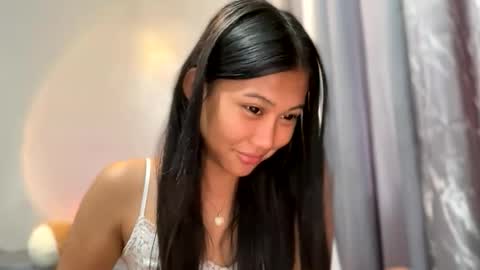 Snapshot of your_lovely_millan chatting on 20, 5, 2026 your_lovely_millan online show from 20, 5, 2026