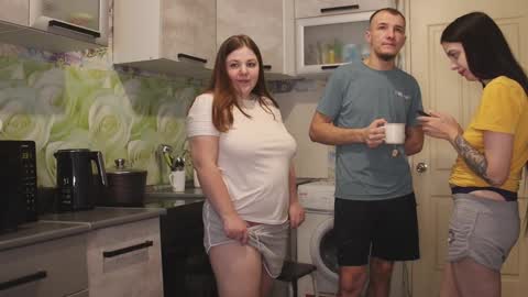 Snapshot of your_madhurricane chatting on 15, 12, 2024 Daria and Lesia online show from 15, 12, 2024